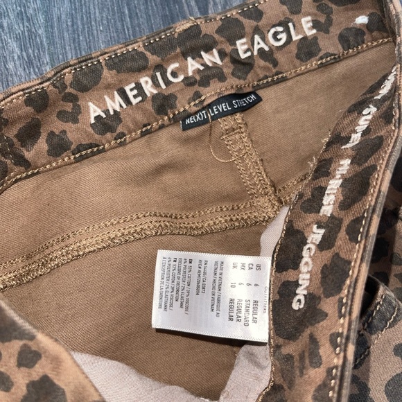 Size 6 America Eagle high rise cheetah jegging. - Picture 2 of 4